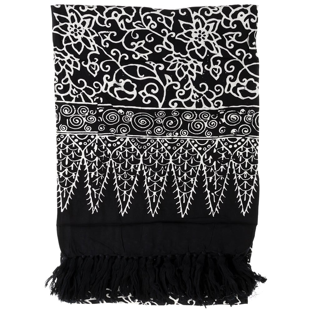 30621661120-black-and-white-print-sarong-with-fringe-front.jpg